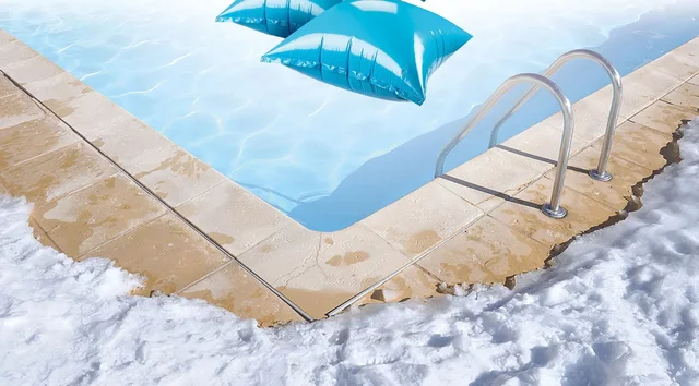 Anti-freeze air pillows for winter covers